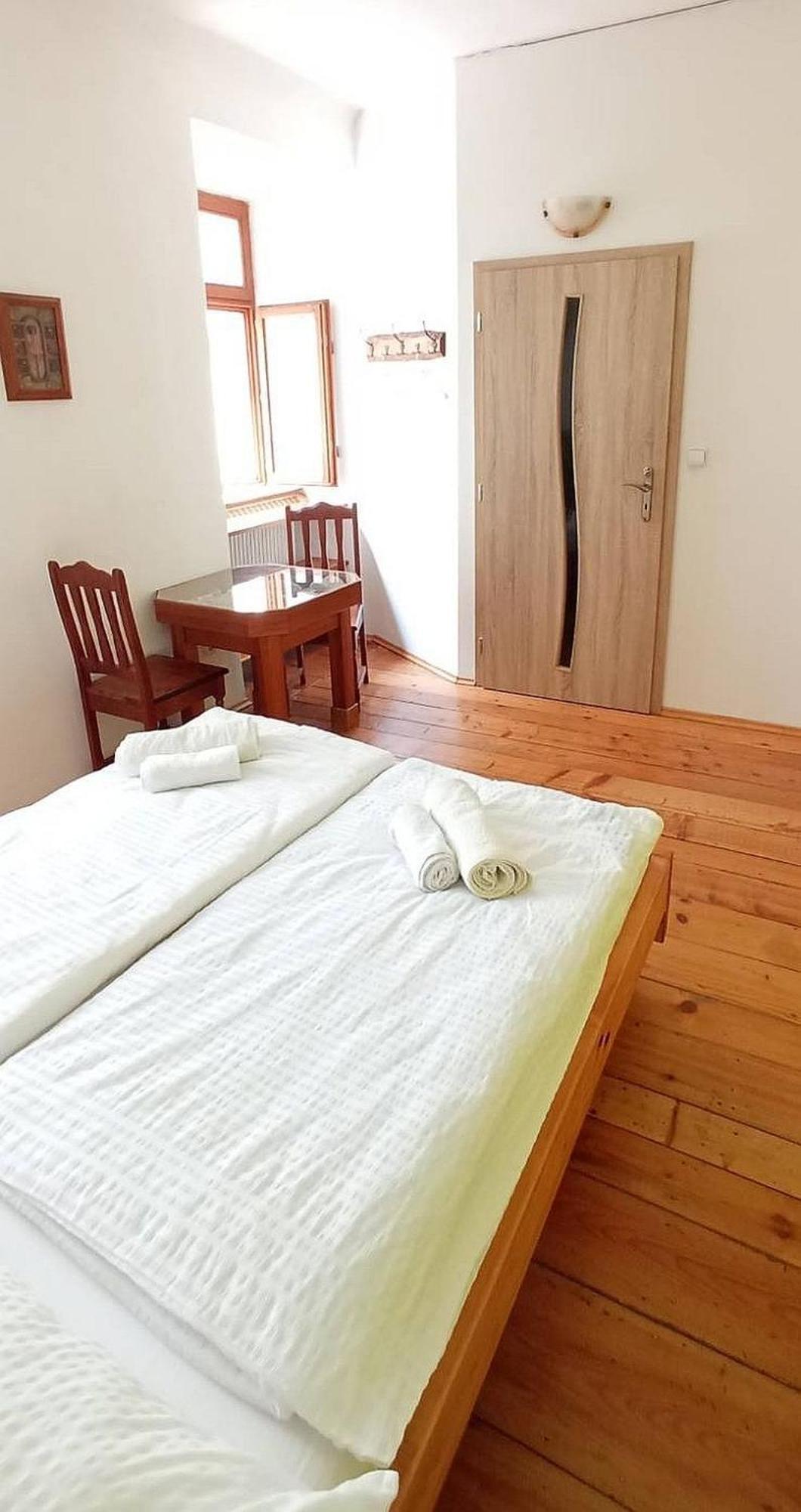 Penzion Avalon Valtice Hotell Exteriör bild
